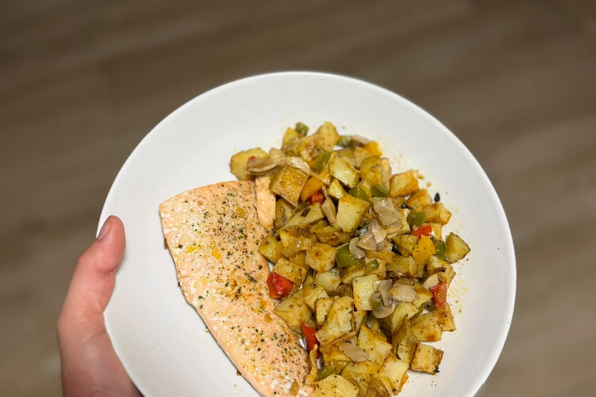 Plato de salmón con verduras